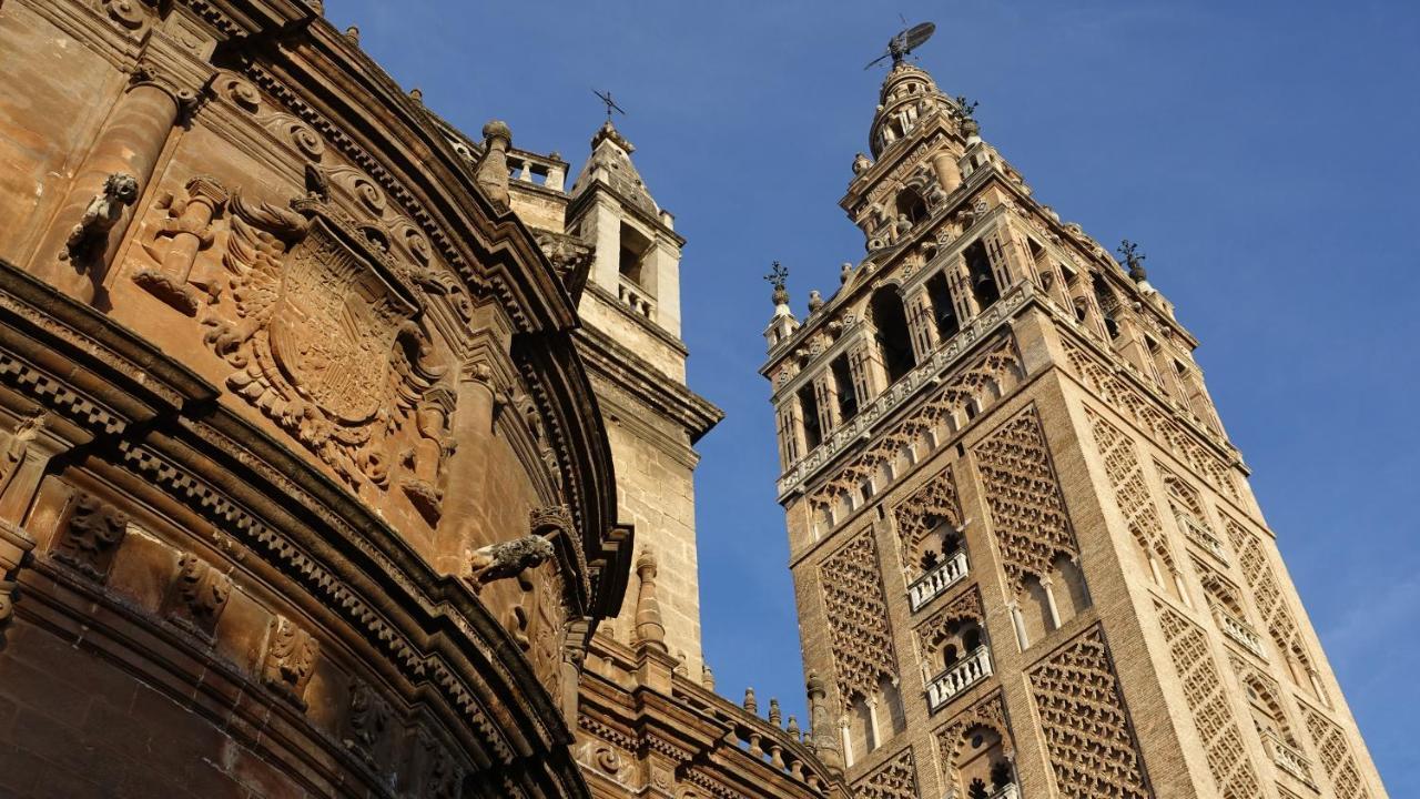 Palacios Malaver Suite Home Sevilla Bagian luar foto