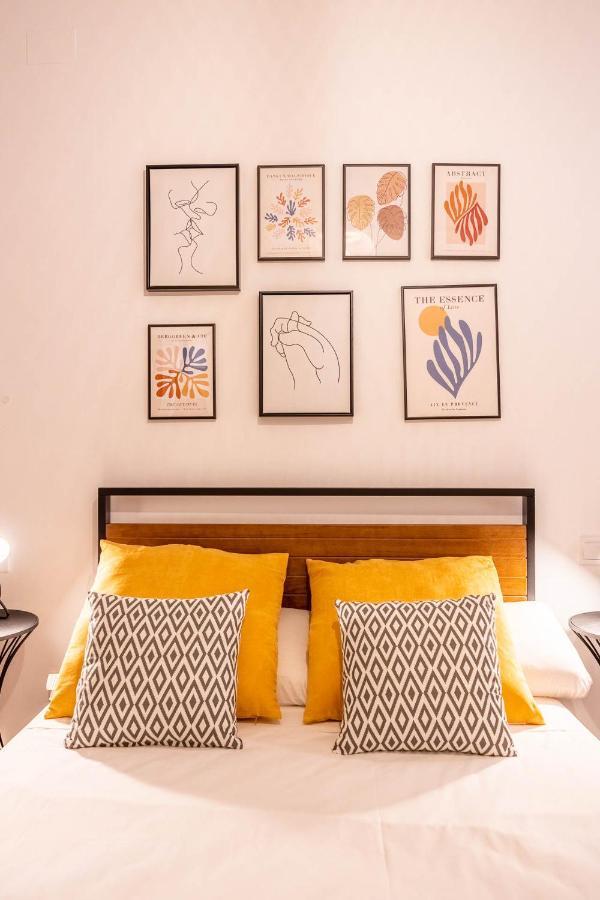 Palacios Malaver Suite Home Sevilla Bagian luar foto