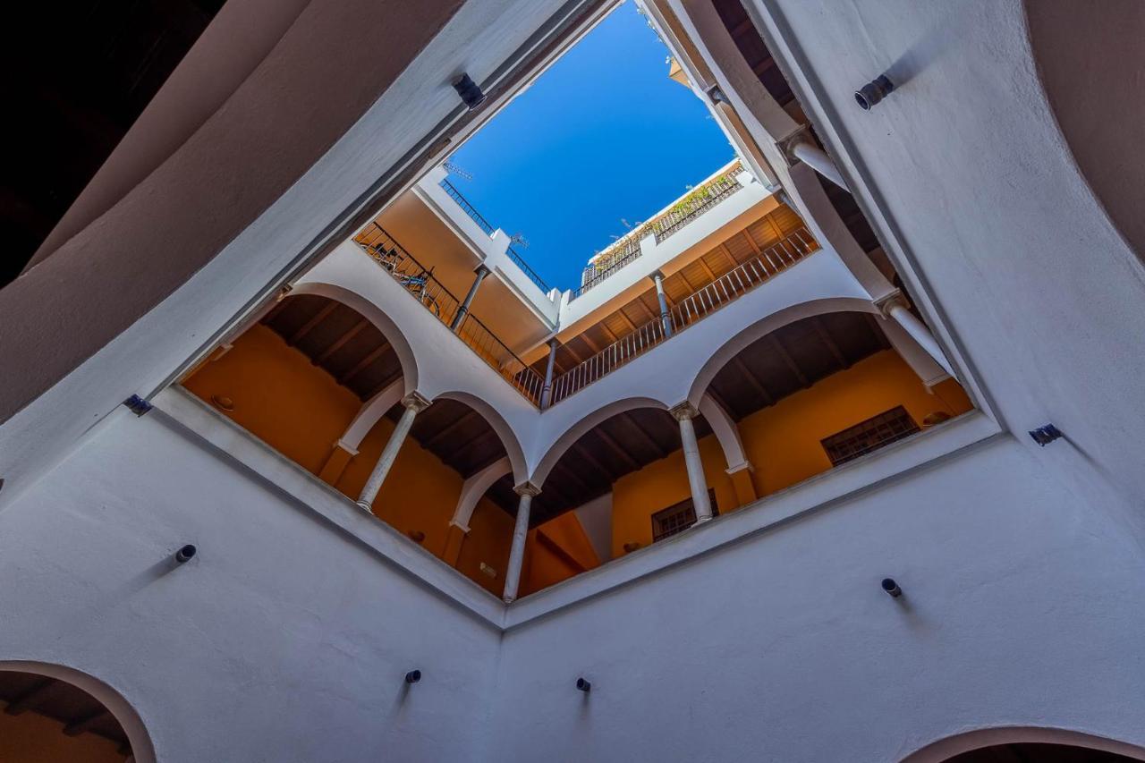 Palacios Malaver Suite Home Sevilla Bagian luar foto