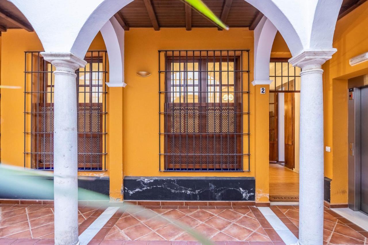 Palacios Malaver Suite Home Sevilla Bagian luar foto