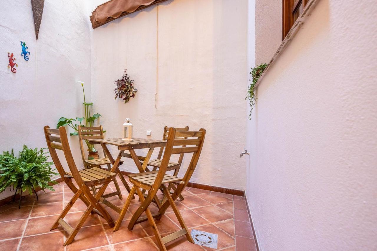 Palacios Malaver Suite Home Sevilla Bagian luar foto
