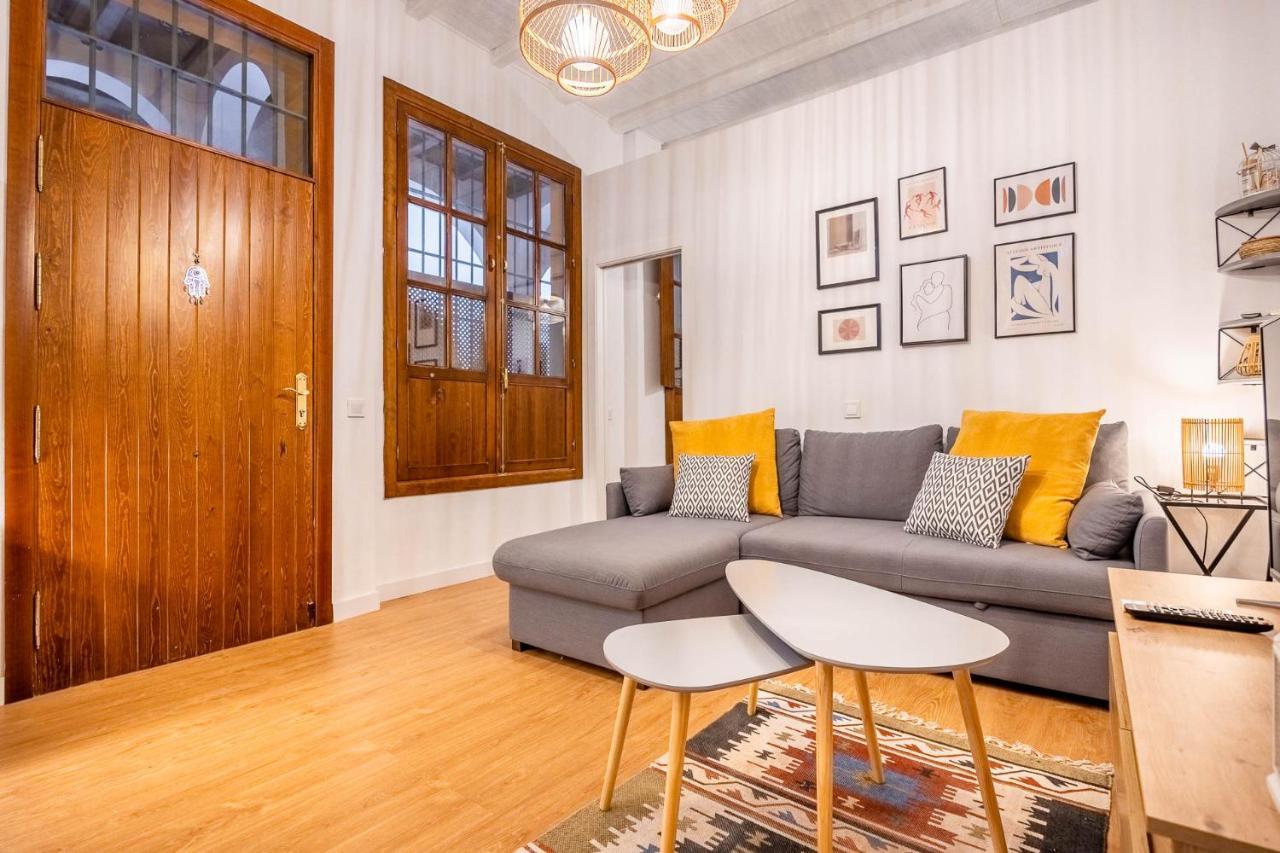 Palacios Malaver Suite Home Sevilla Bagian luar foto