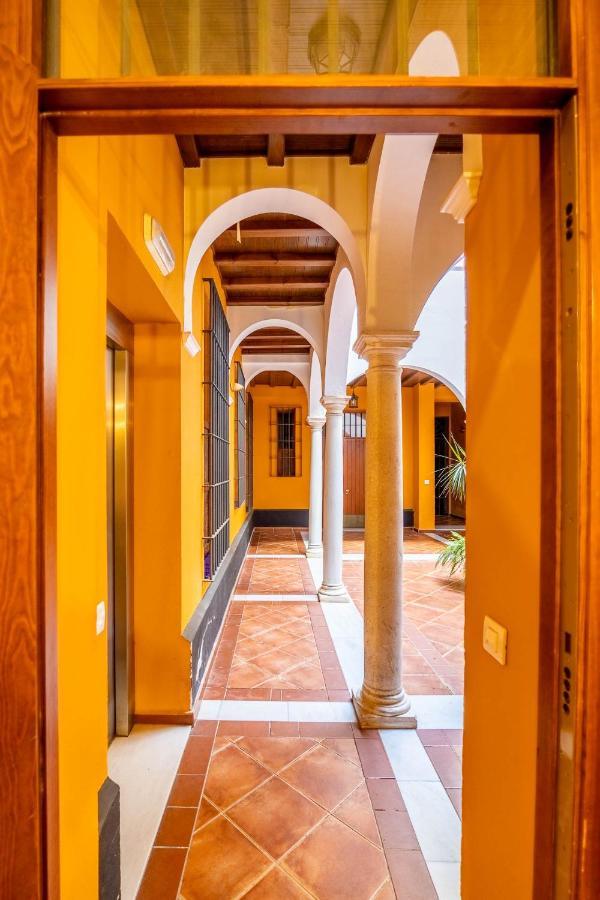 Palacios Malaver Suite Home Sevilla Bagian luar foto